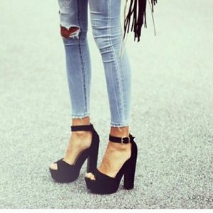 Chunky platform heel